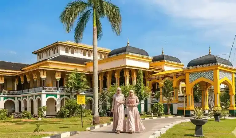 7 Tempat Wisata Wajib Dikunjungi Saat Tour Medan