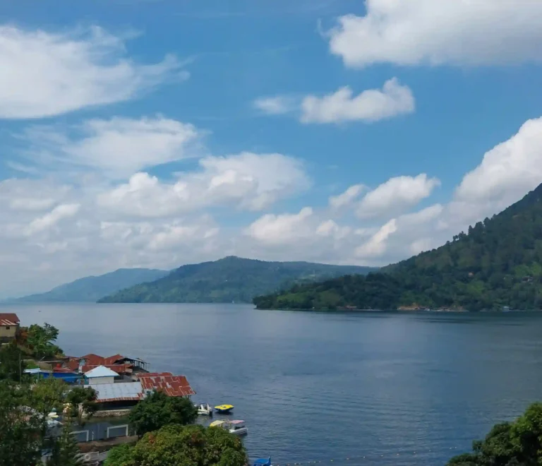 Waktu Terbaik Mengunjungi Danau Toba dari Medan