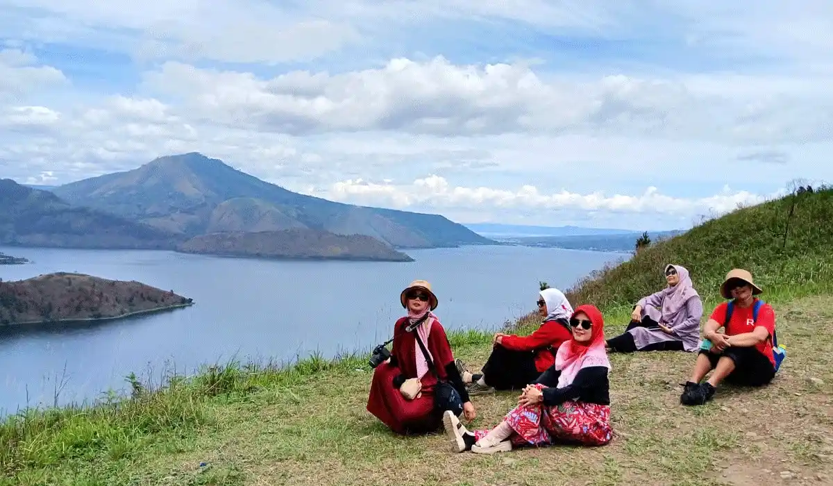 Paket Wisata Medan dan Danau Toba 3 Hari 2 Malam